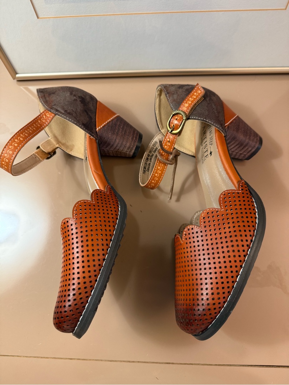 L'Artiste by Spring Step Parchelle Mary Jane Pumps Orange Camel Size 40 - Picture 9 of 10